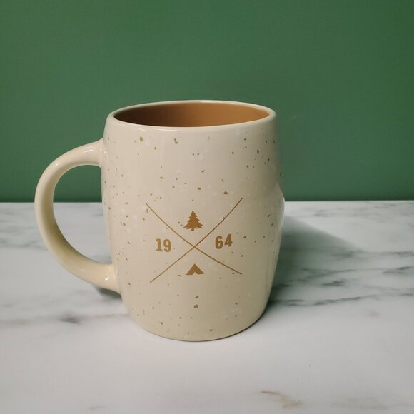 Mug - Tim Hortons 2016 Limited Edition Bear - Picture 2 of 4